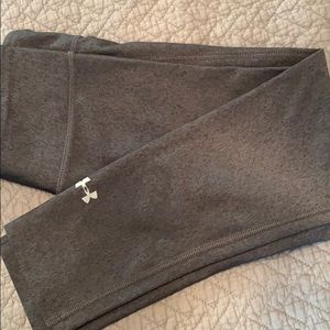 Under Armour compression crop leggings